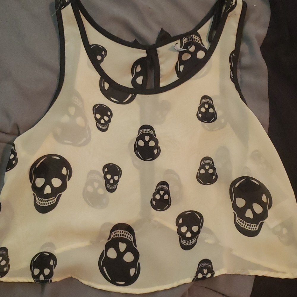 Skull crop top
